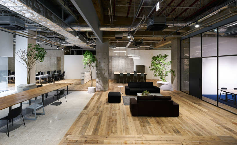The AQKA office interior of Tokyo. Photography by Daici Ano. 